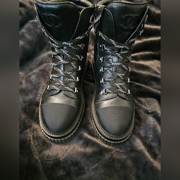 Chanel lace boots - Picture 1 of 5